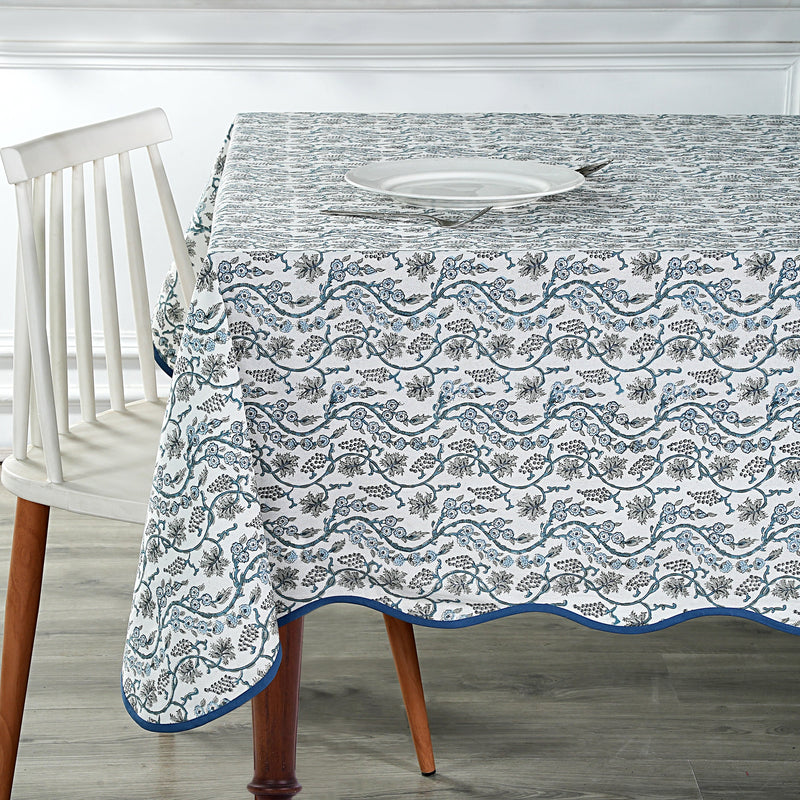 Baby Blue Eyes with Scallop Piping Tablecloth