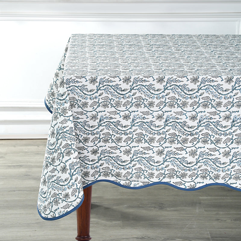 Baby Blue Eyes with Scallop Piping Tablecloth