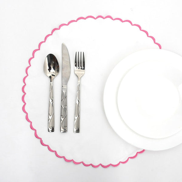 White Scallop Embroidery Reversible Placemat