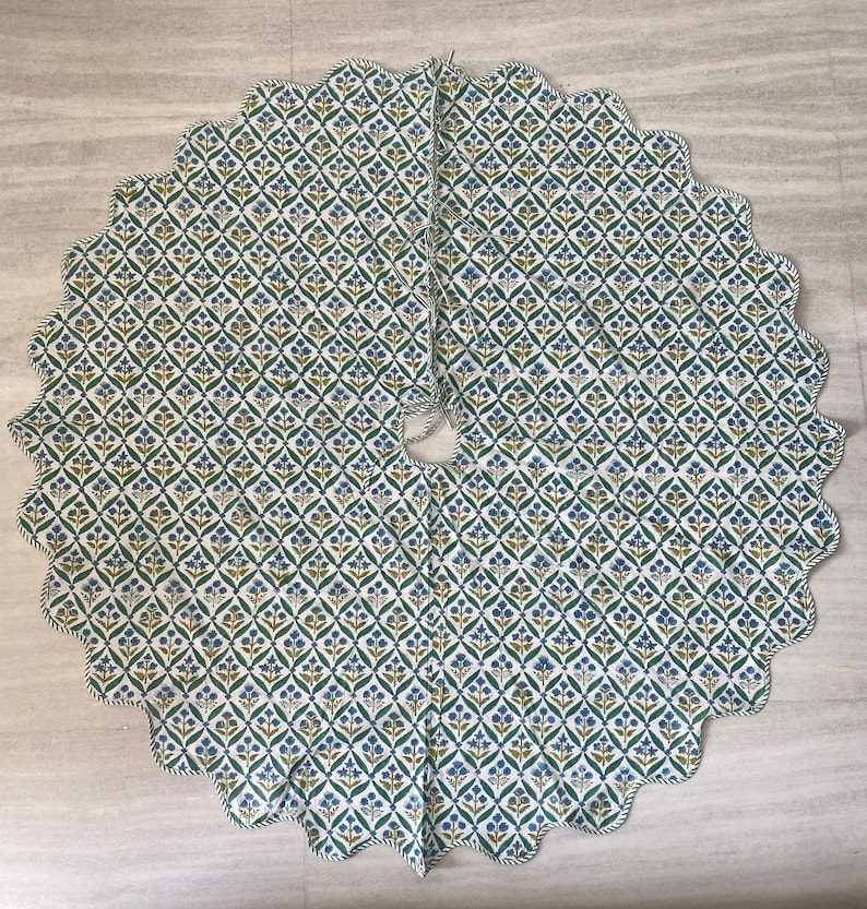 FABRICSG Indian Floral Hand Block Printed Piping Scallops Cotton Cloth Christmas Tree Skirt, Farmhouse Outdoor Home House Christmas Decor Unique
