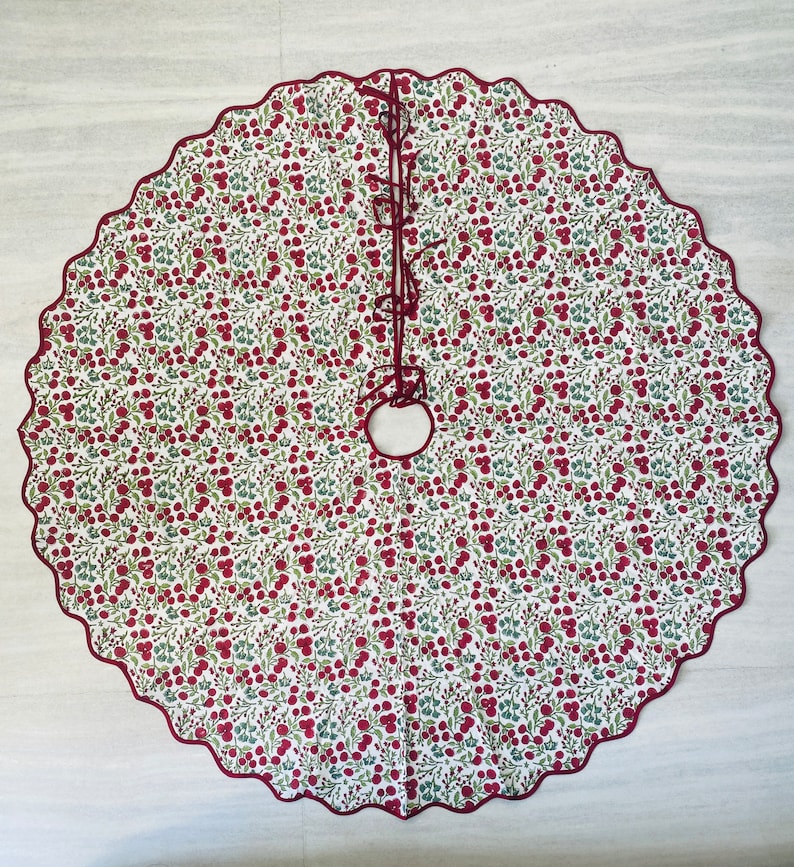 FABRICSG Indian Floral Hand Block Printed Piping Scallops Cotton Cloth Christmas Tree Skirt, Farmhouse Outdoor Home House Christmas Decor Unique