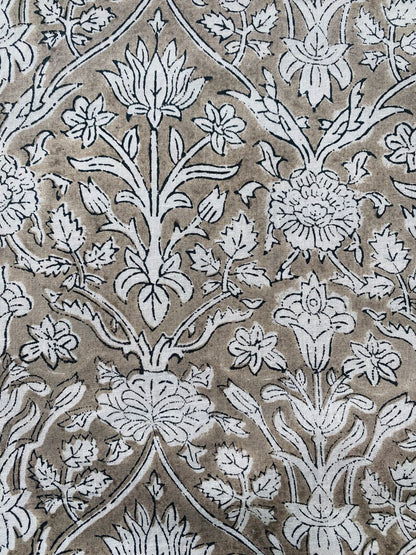 Taupe Color Scallop Embroidery Napkins