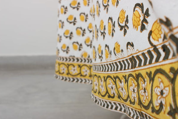 Vintage Yellow Drip Flower Round Tablecloth