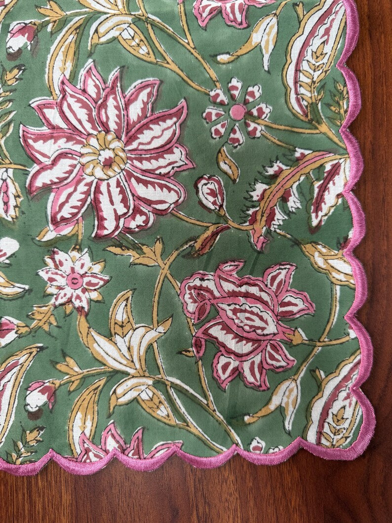 Viridian Green Scallop Embroidery Napkins