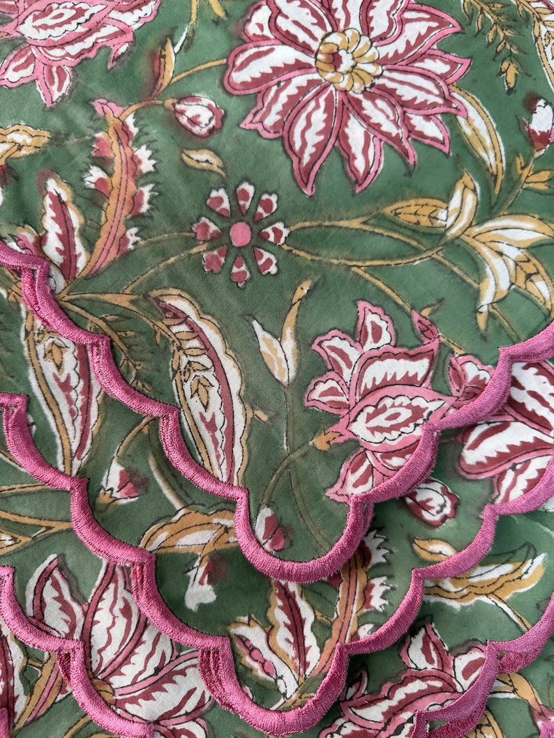 Viridian Green Scallop Embroidery Napkins