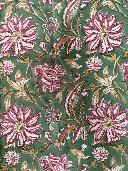 Viridian Green Scallop Embroidery Napkins