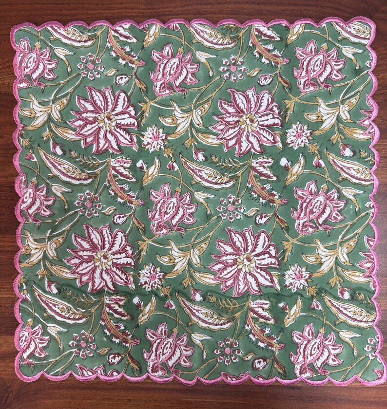 Viridian Green Scallop Embroidery Napkins