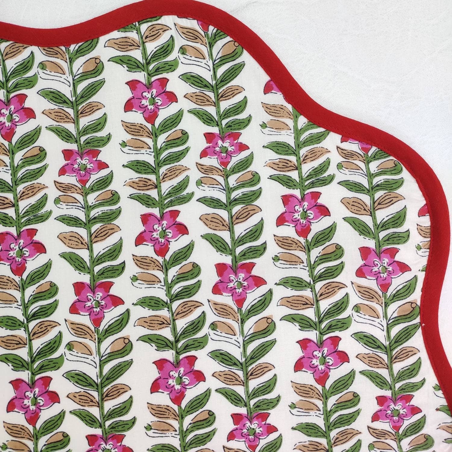 Christmas Red pink Green Flower Placemat, 'Block Print' fabric table mat easy care,machine washable rustic kitchen decor dining mat set of 2