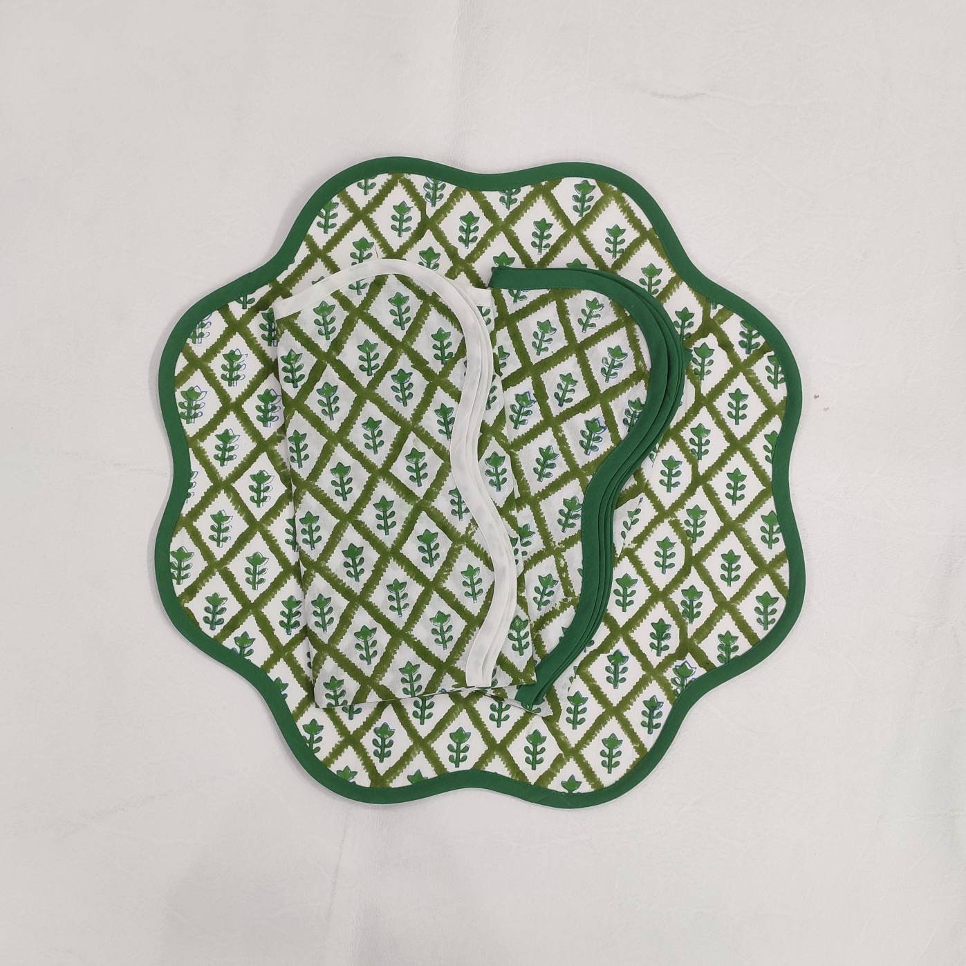 Round scalloped botanical Placemat, Green Tree napkins, Block Print fabric table mat,machine washable rustic kitchen decor dining mat set
